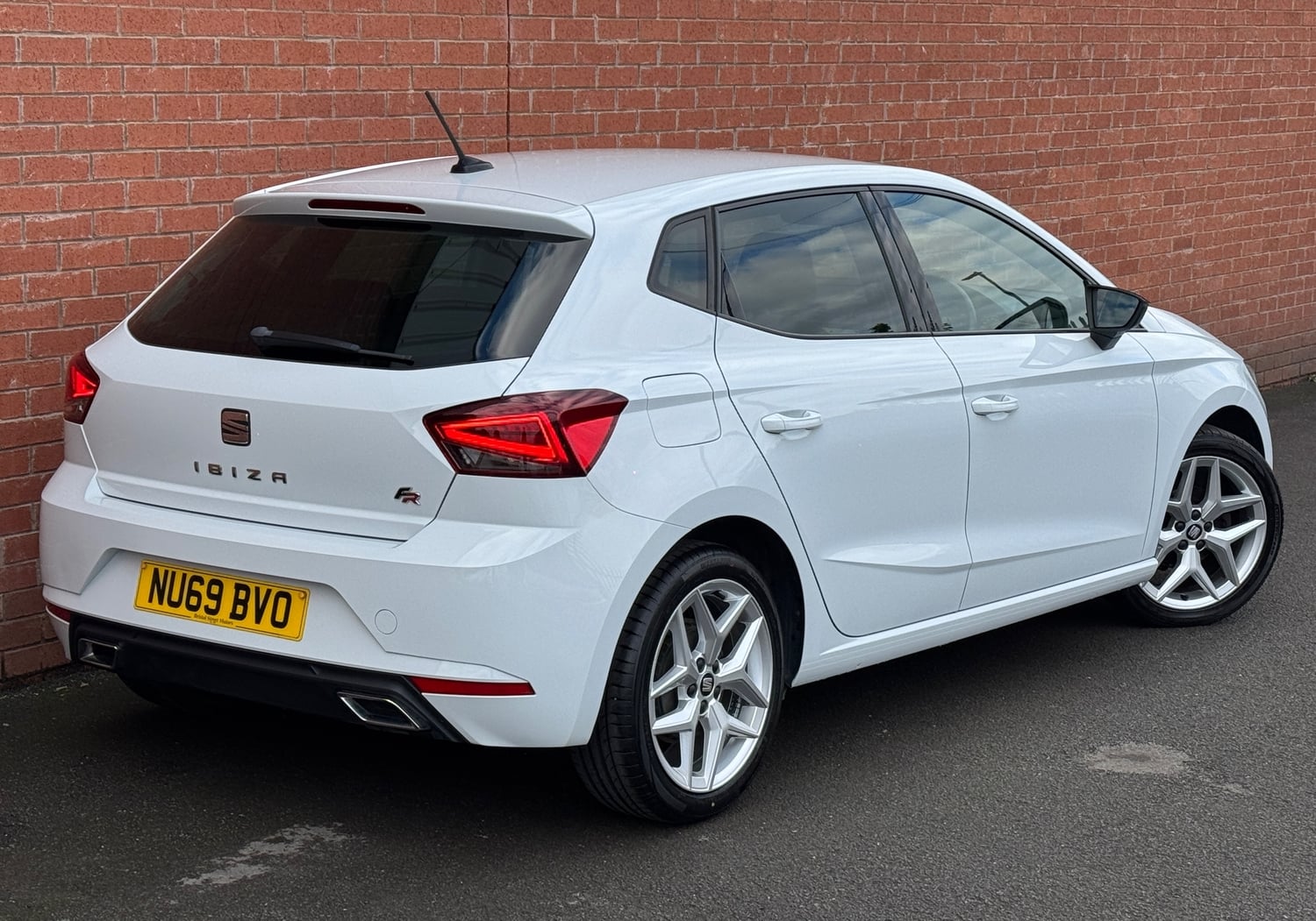 [ berth ]SEAT Ibiza