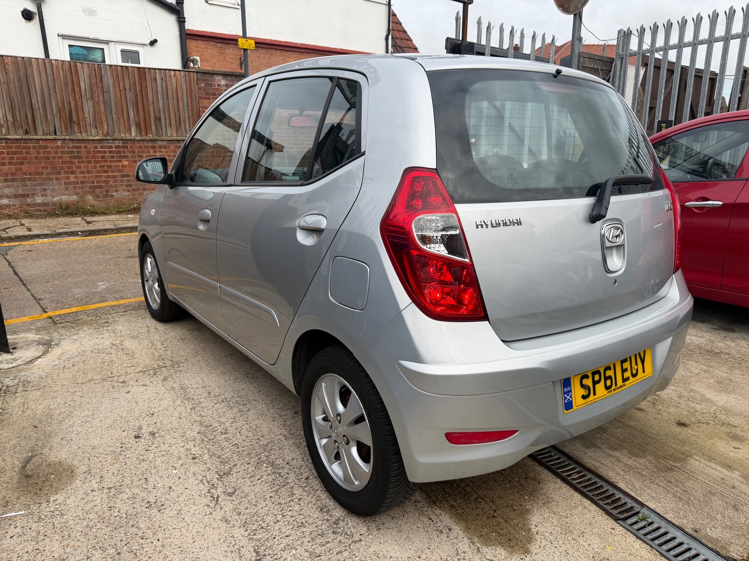 Hyundai i10 2011 - Cars in Wembley