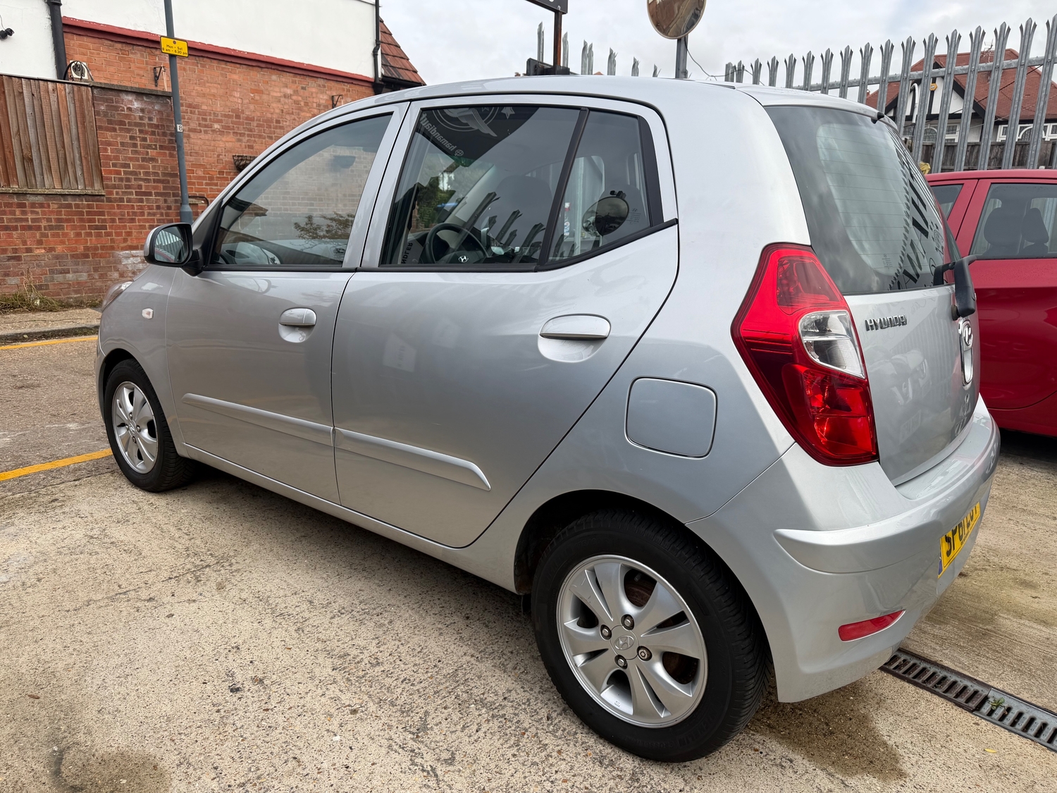 Hyundai i10 2011 - Cars