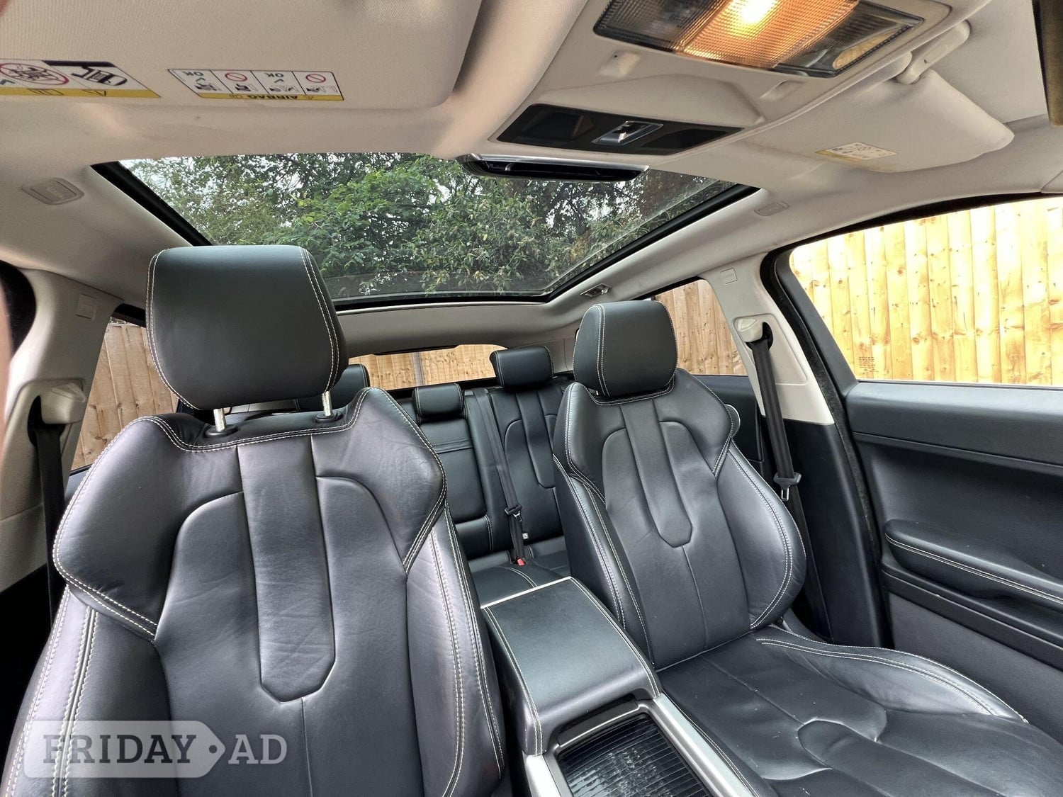 [ berth ]Land Rover Range Rover Evoque