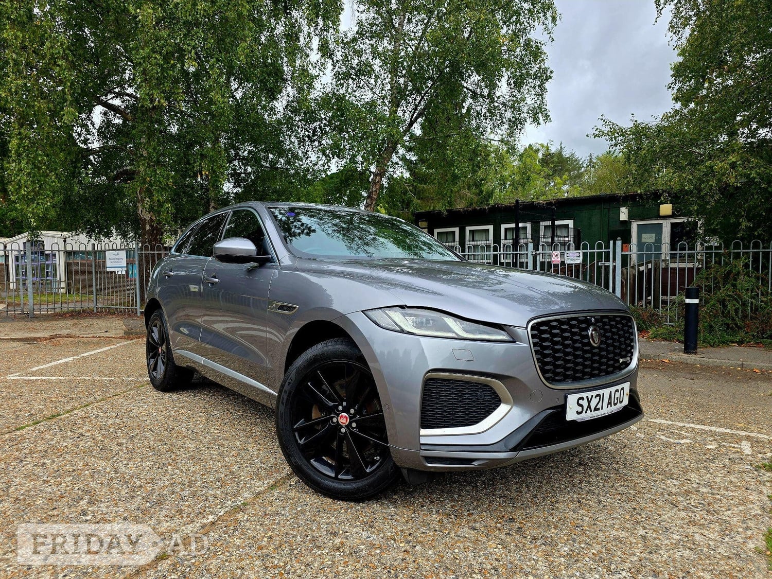 [ berth ]Jaguar F-Pace