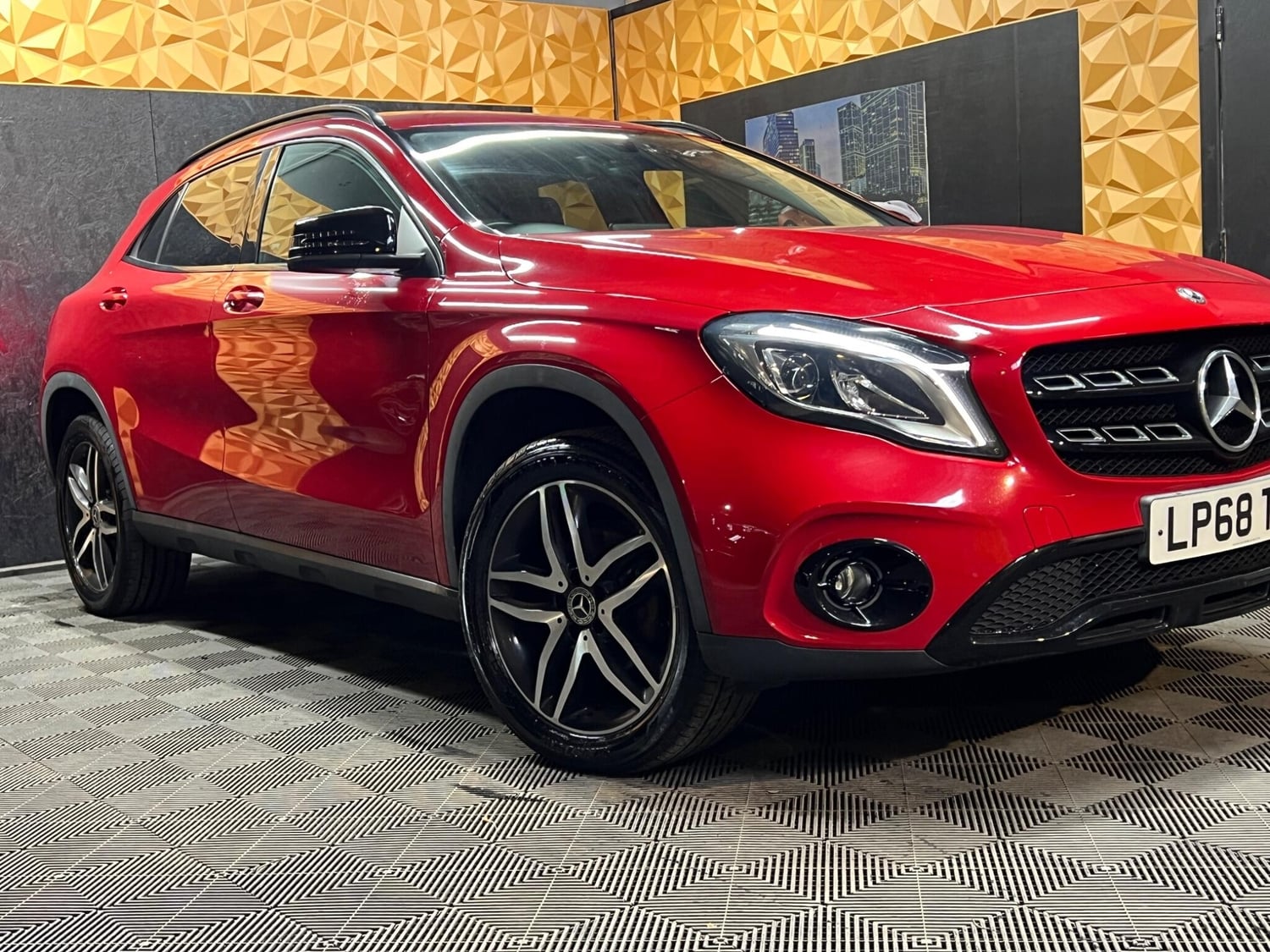 Mercedes-Benz GLA 2018 - Cars