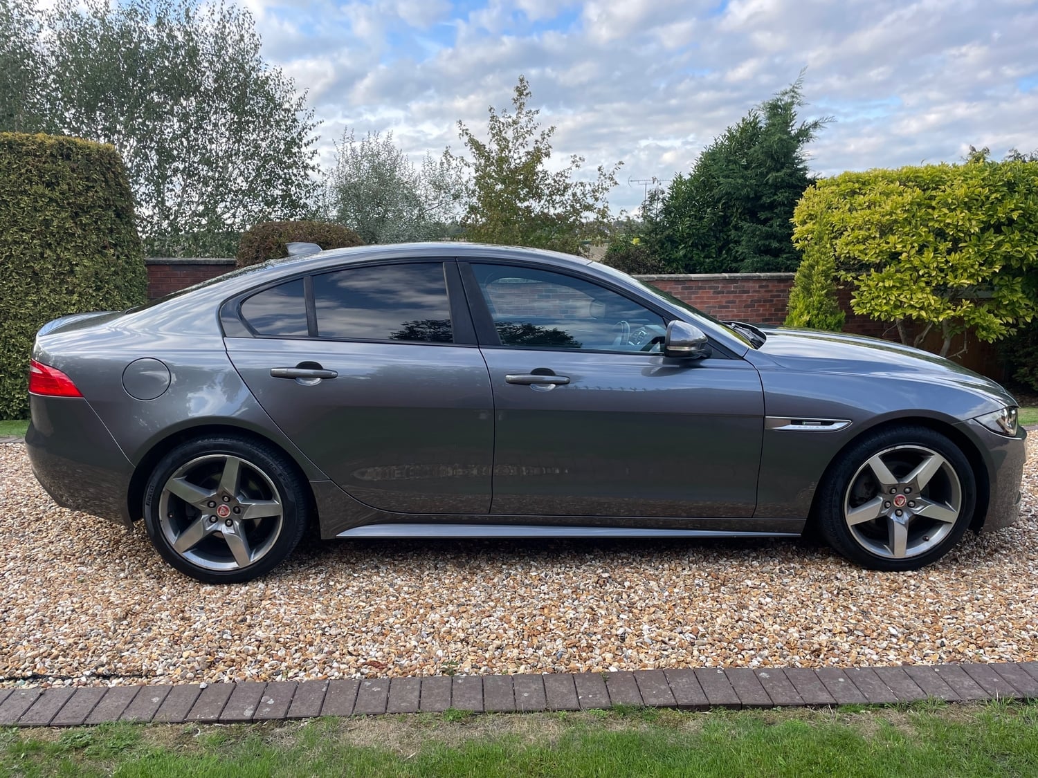 [ berth ]Jaguar XE