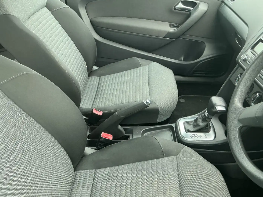 [ berth ]Volkswagen Polo