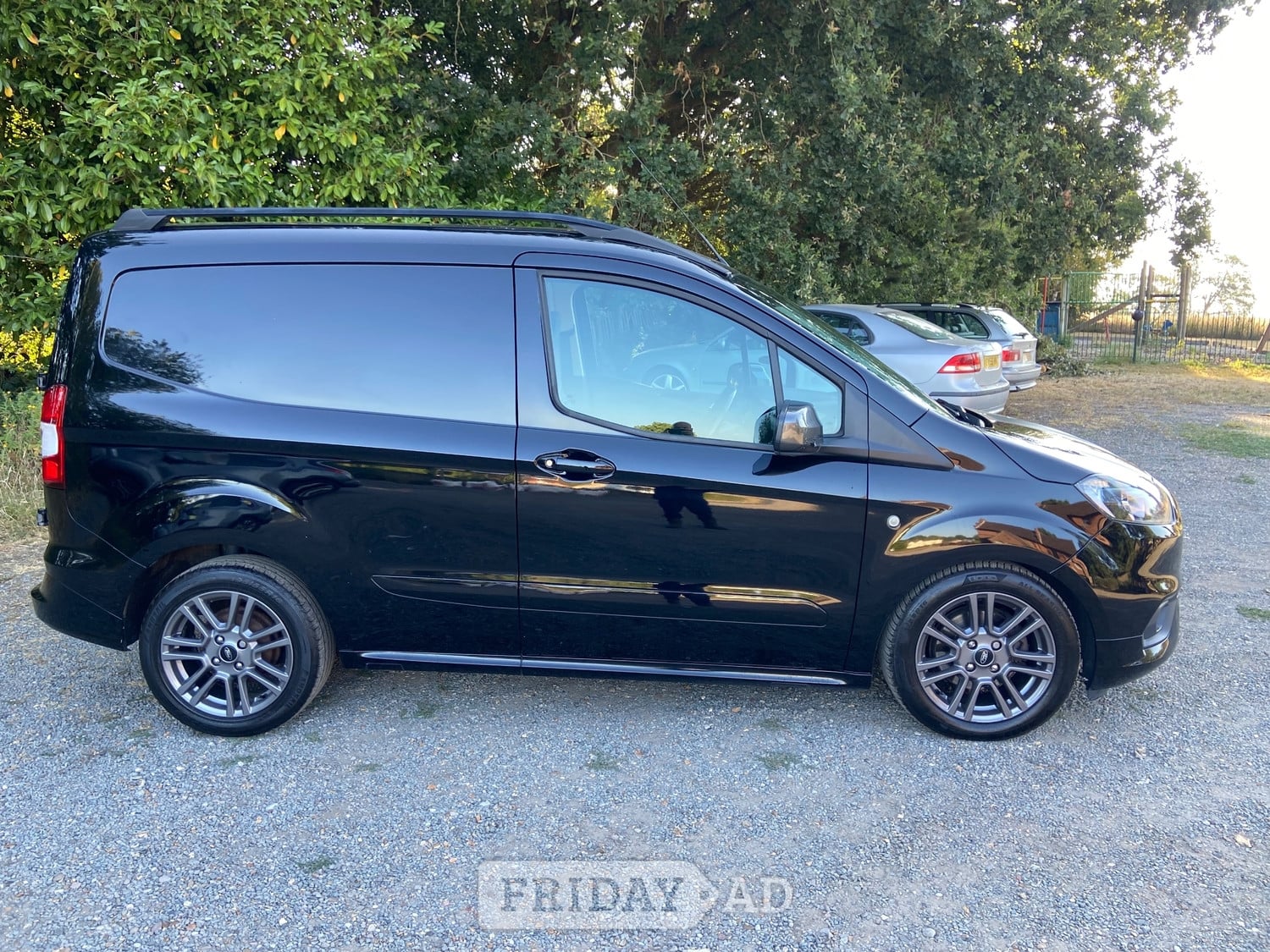 [ berth ]Ford Transit Courier