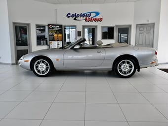 Jaguar XK8 2002