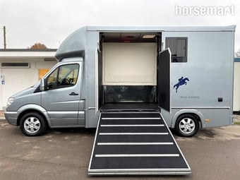 Equicruiser  Mercedes-Benz Horsebox
