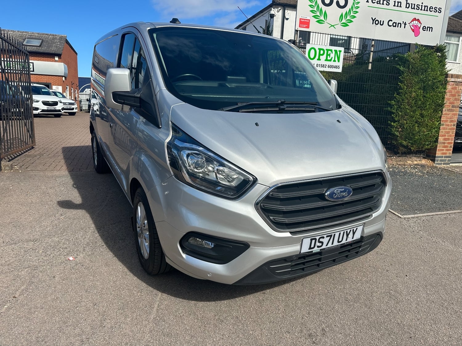 [ berth ]Ford Transit Custom