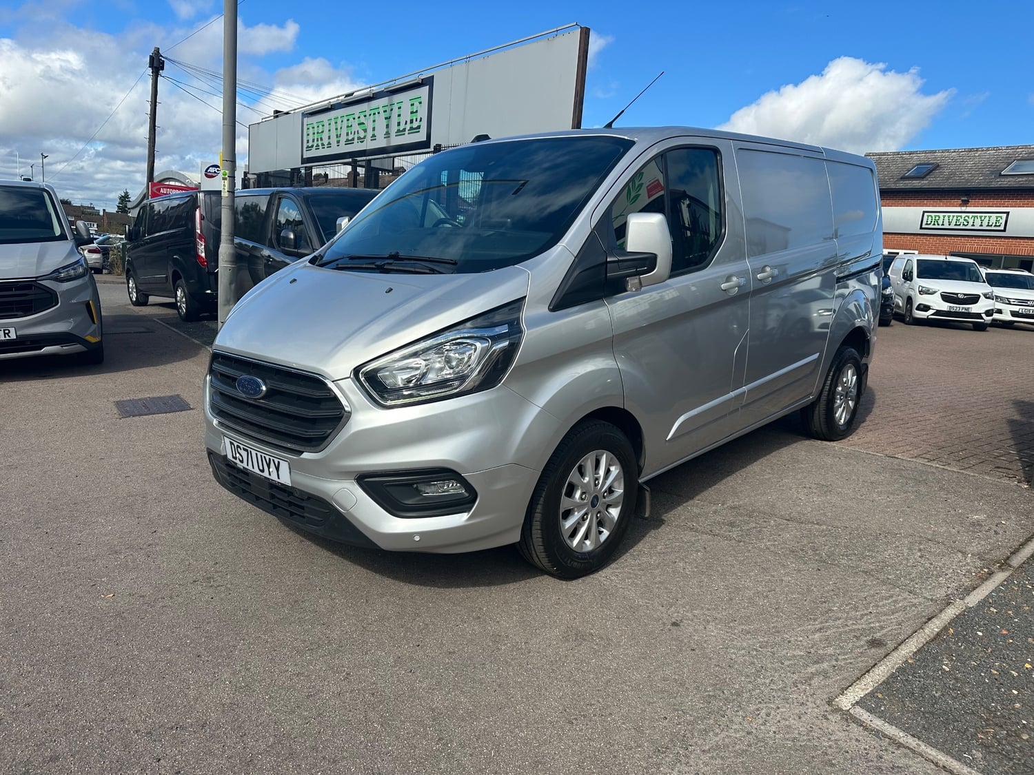 Ford Transit Custom 2022 - Vans & Commercial Vehicles in Dunstable