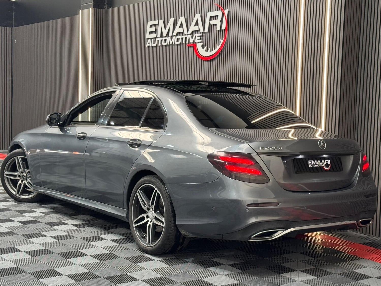 [ berth ]Mercedes-Benz E Class