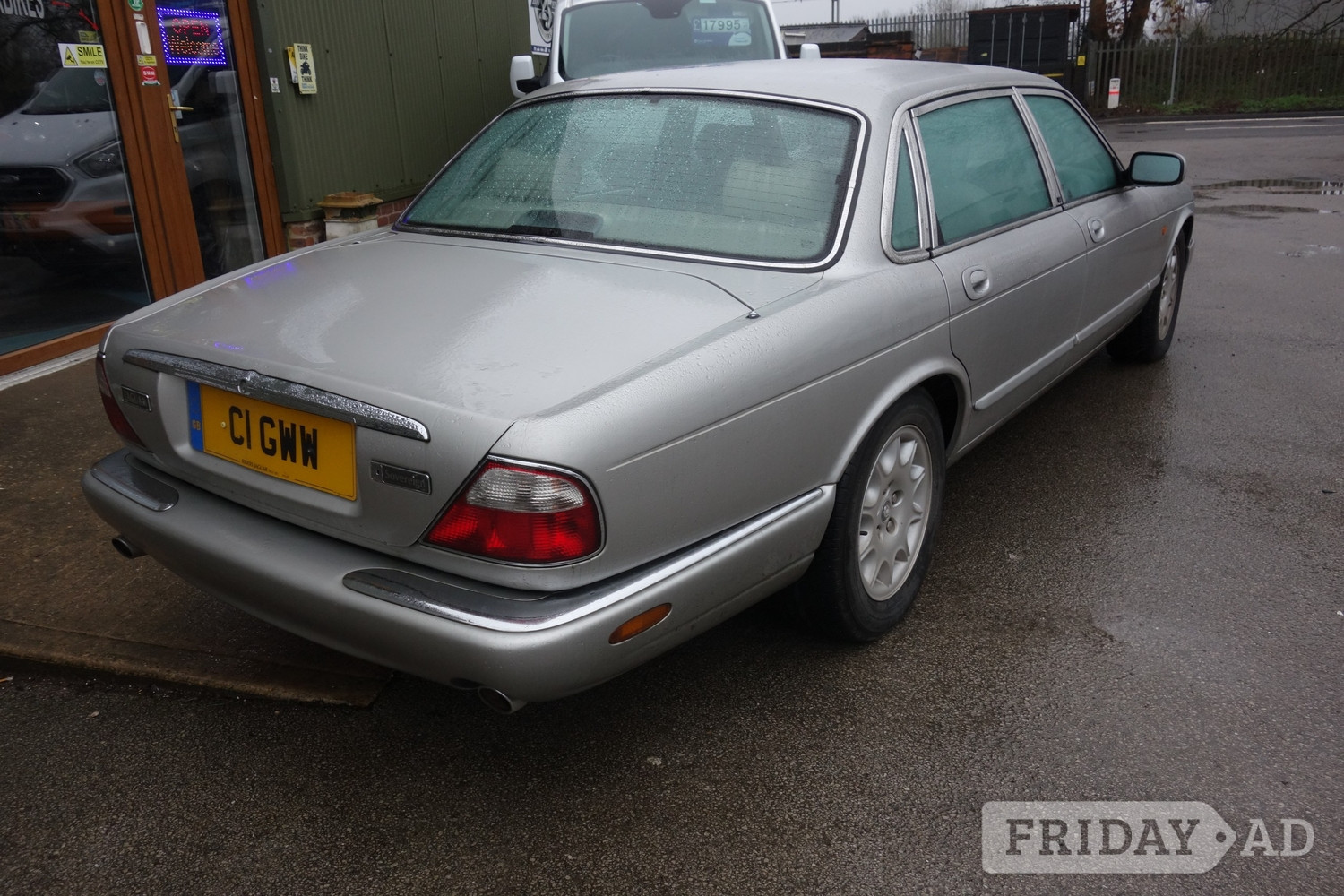Jaguar XJ 1998 - Cars in Rugeley