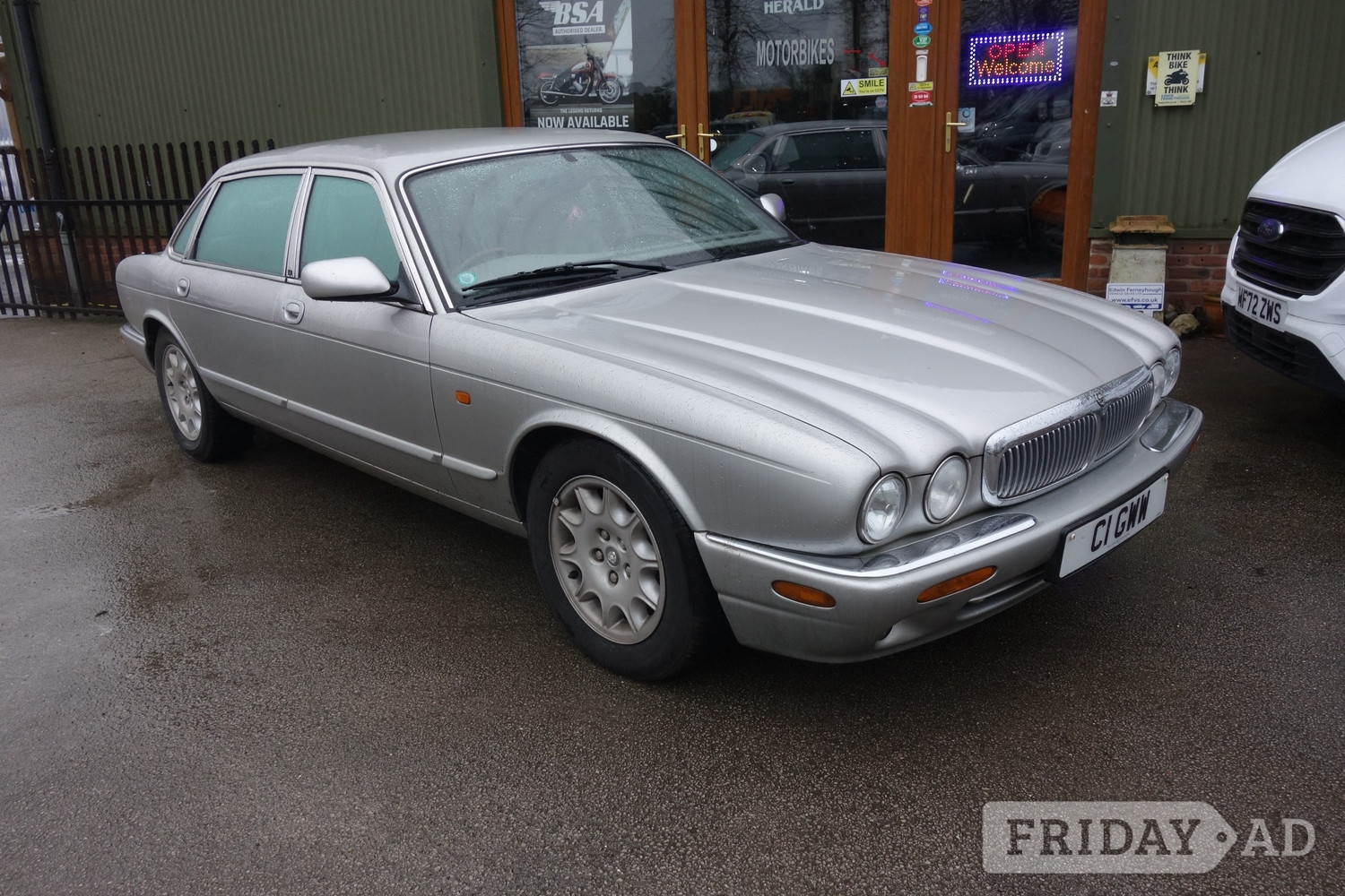 Jaguar XJ 1998 in Rugeley