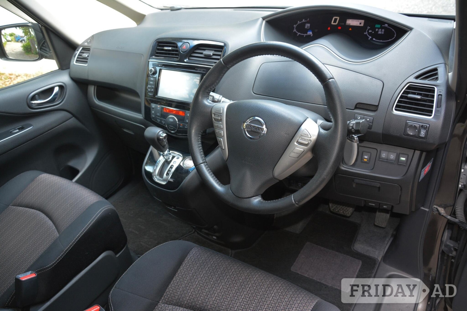 Nissan Serena Chingford