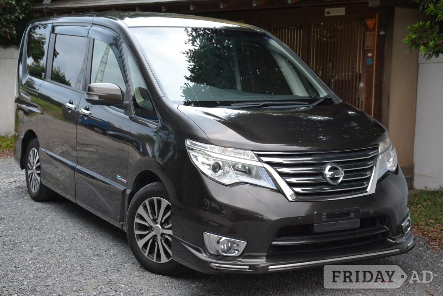 Nissan Serena 2014 in Chingford