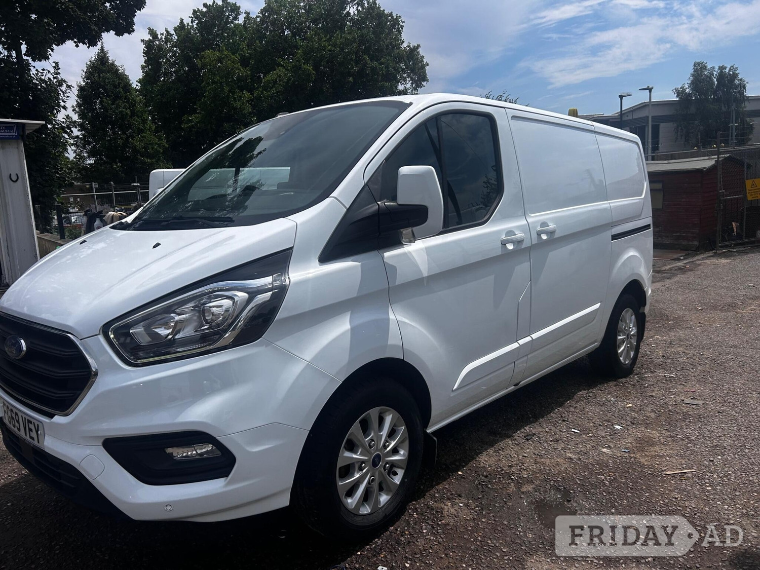 [ berth ]Ford Transit Custom