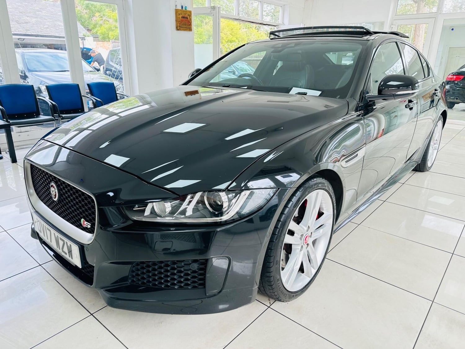Jaguar XE 2017 - Cars