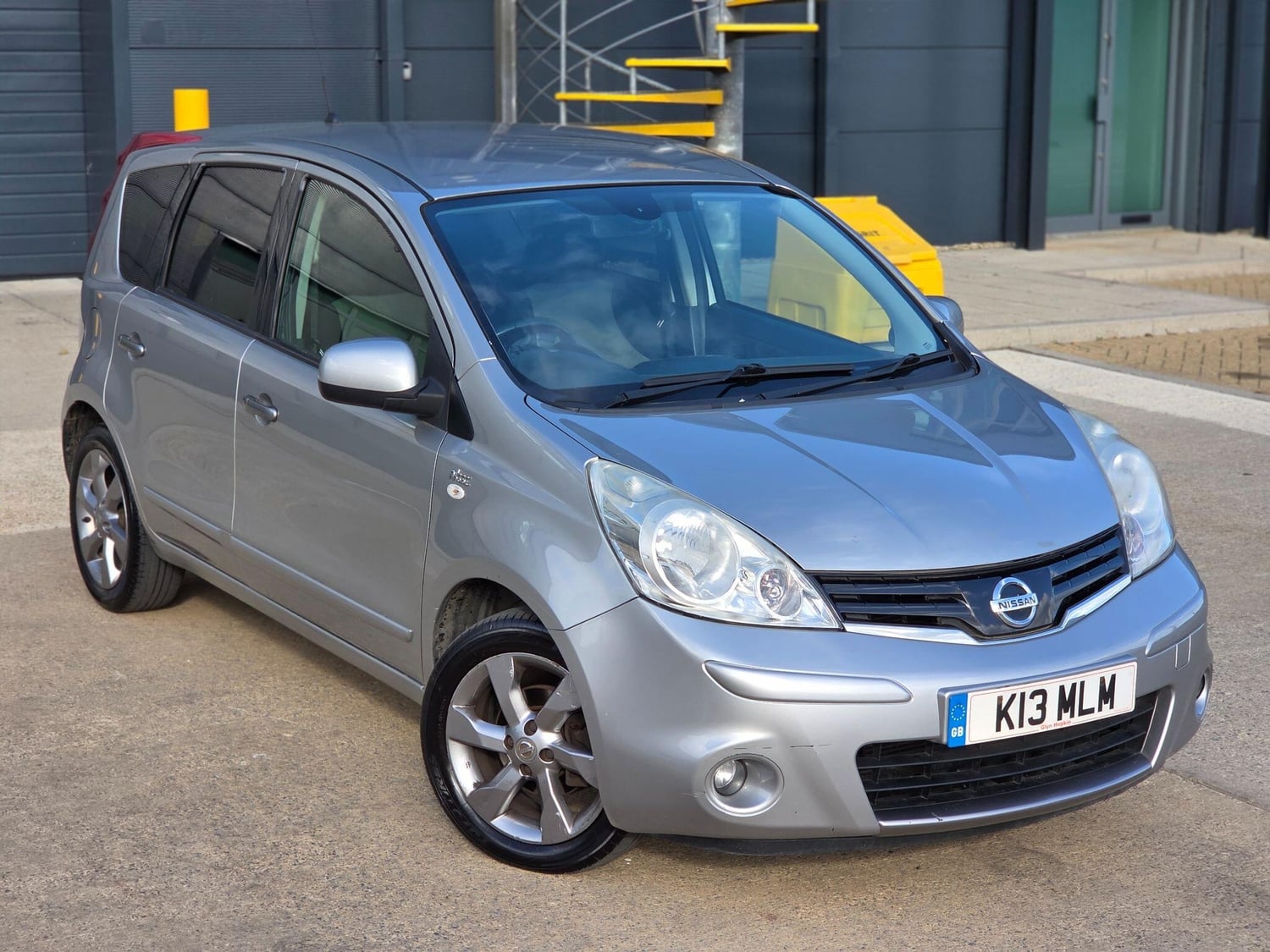 Nissan Note 2011 - Cars