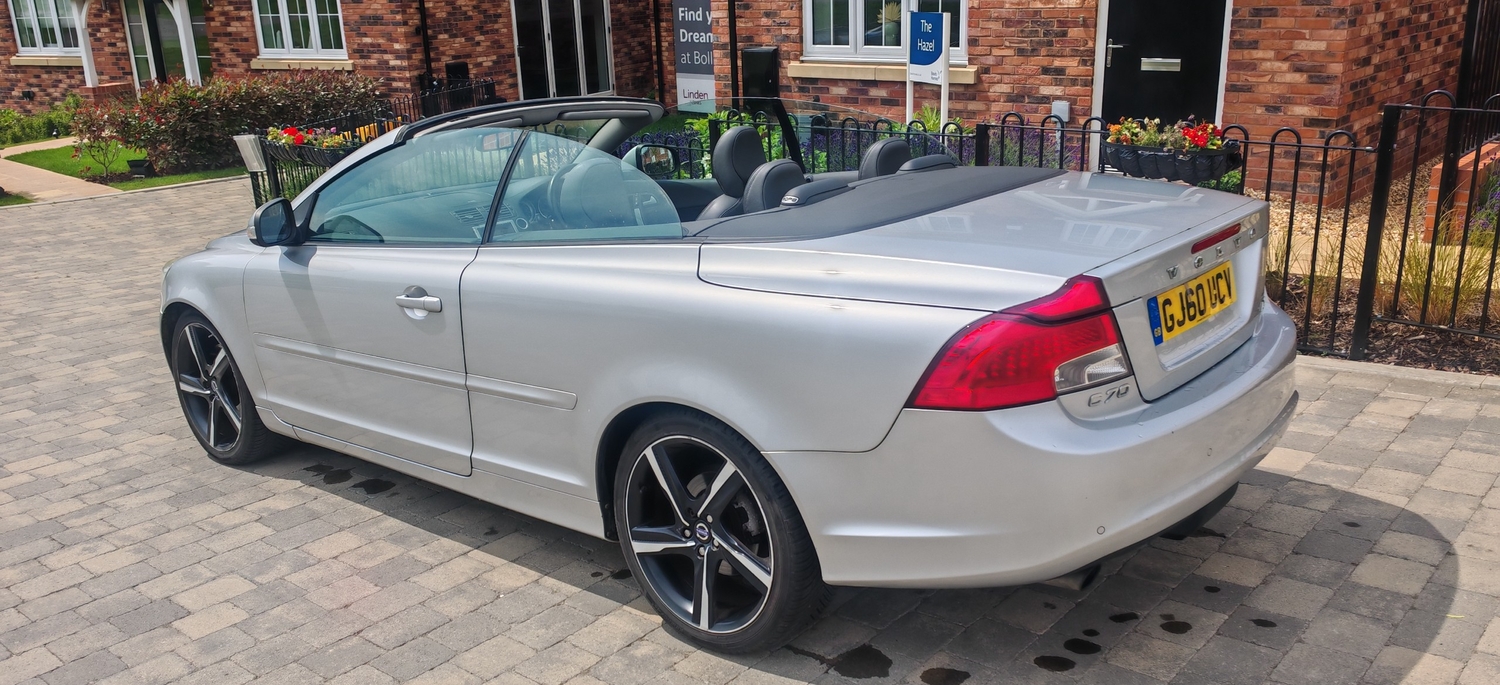 Volvo C70 2011 - Cars