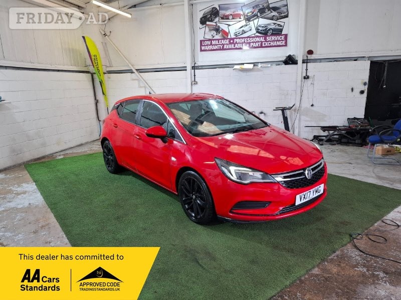 Vauxhall Astra 2017 in Dewsbury