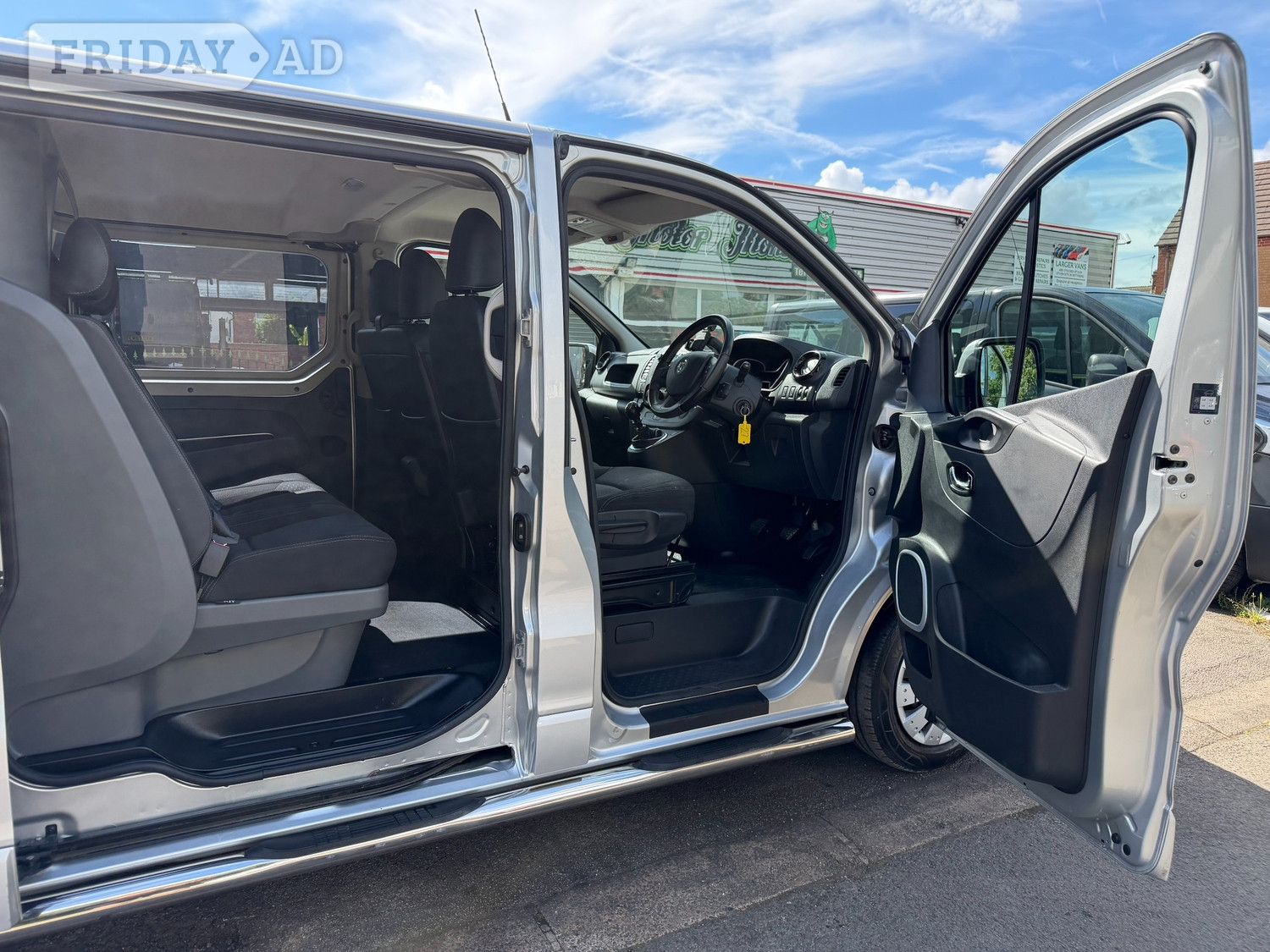 [ berth ]Vauxhall Vivaro