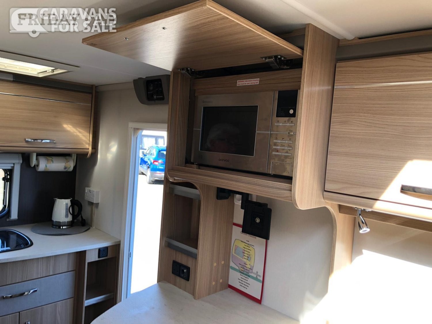 [ berth ]Coachman Vision Xtra 380