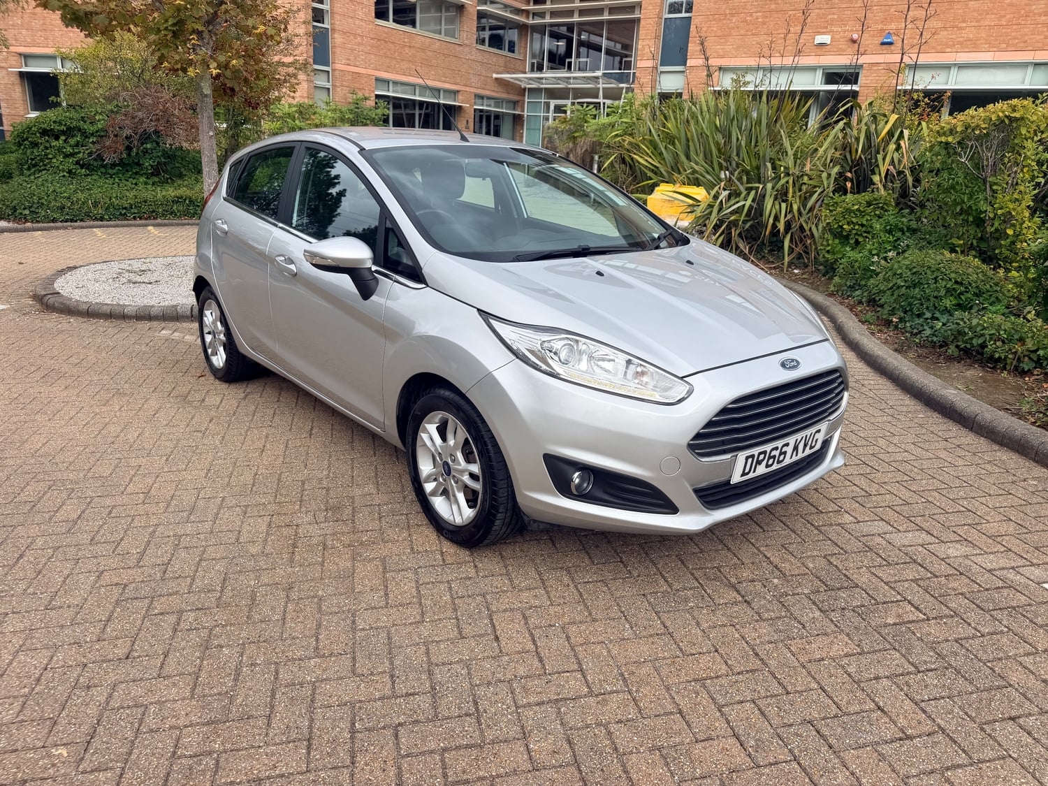 [ berth ]Ford Fiesta