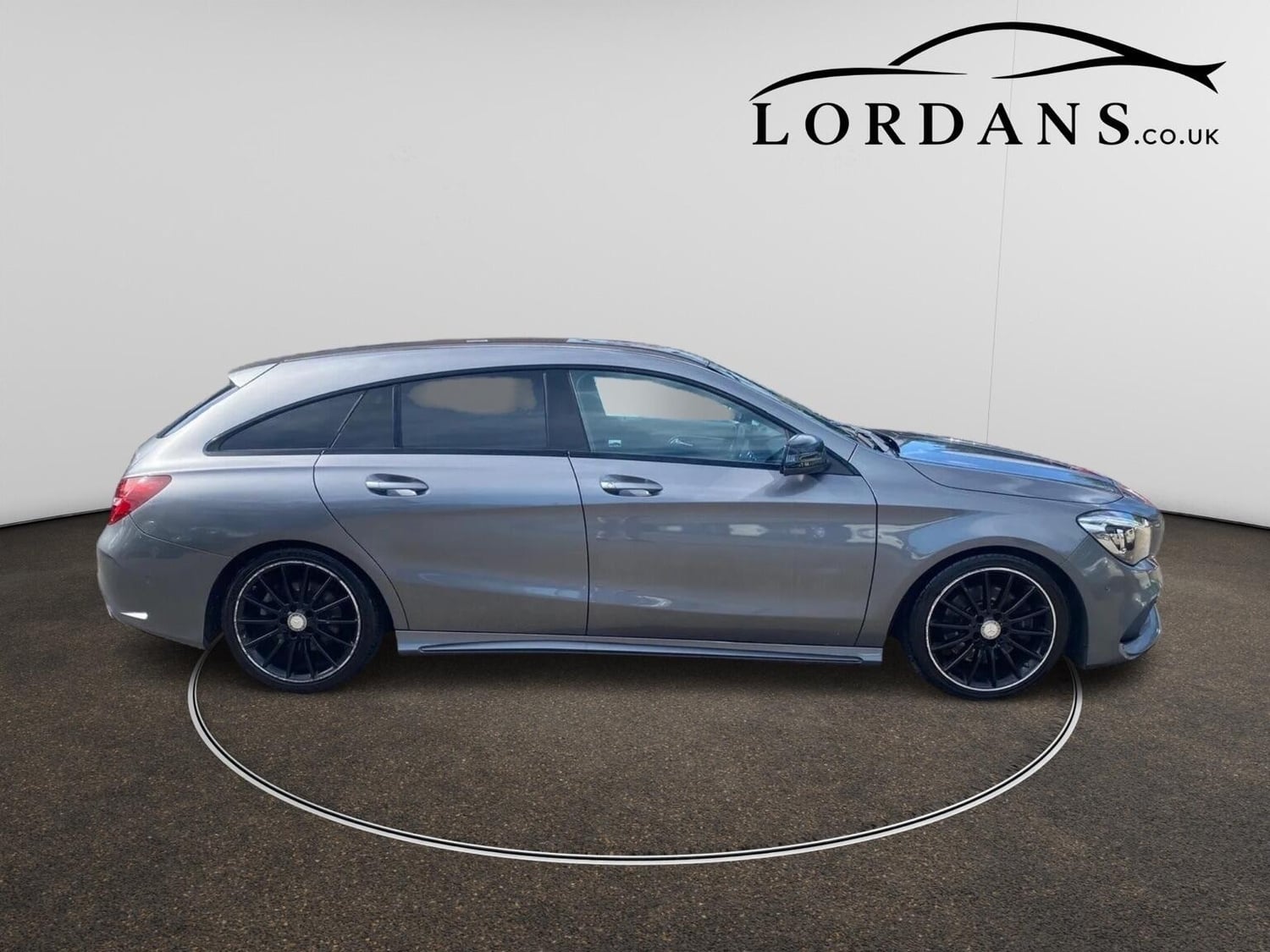 [ berth ]Mercedes-Benz CLA Class