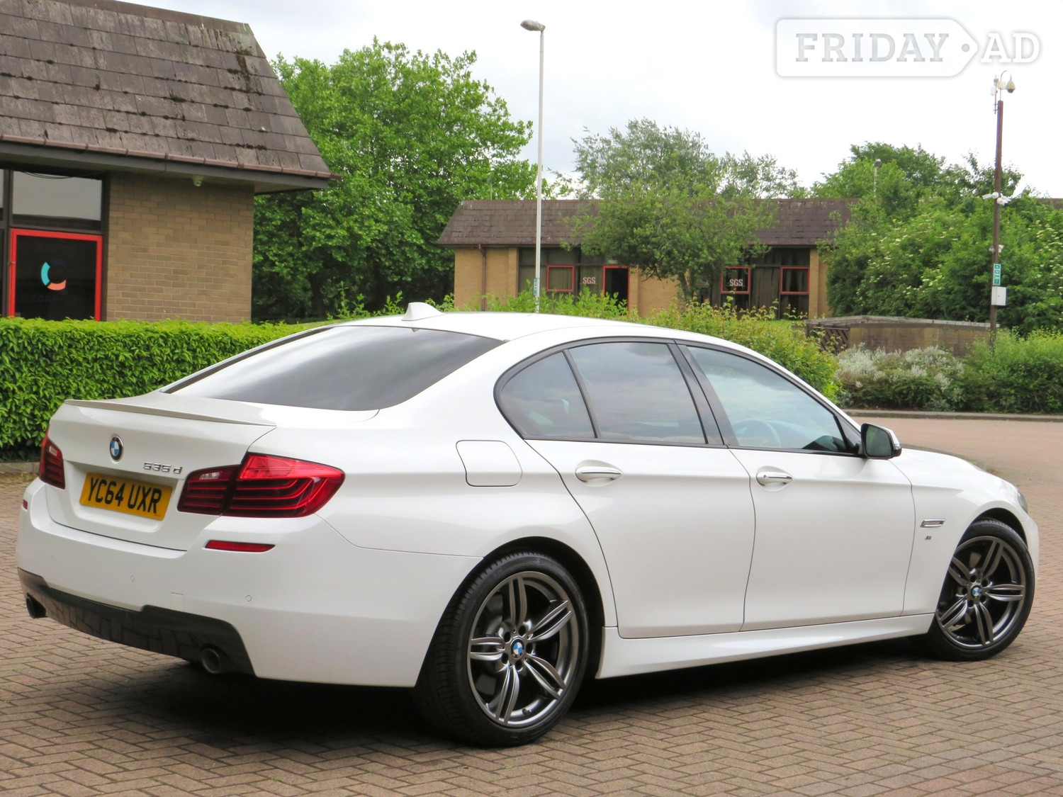 [ berth ]BMW 5 Series