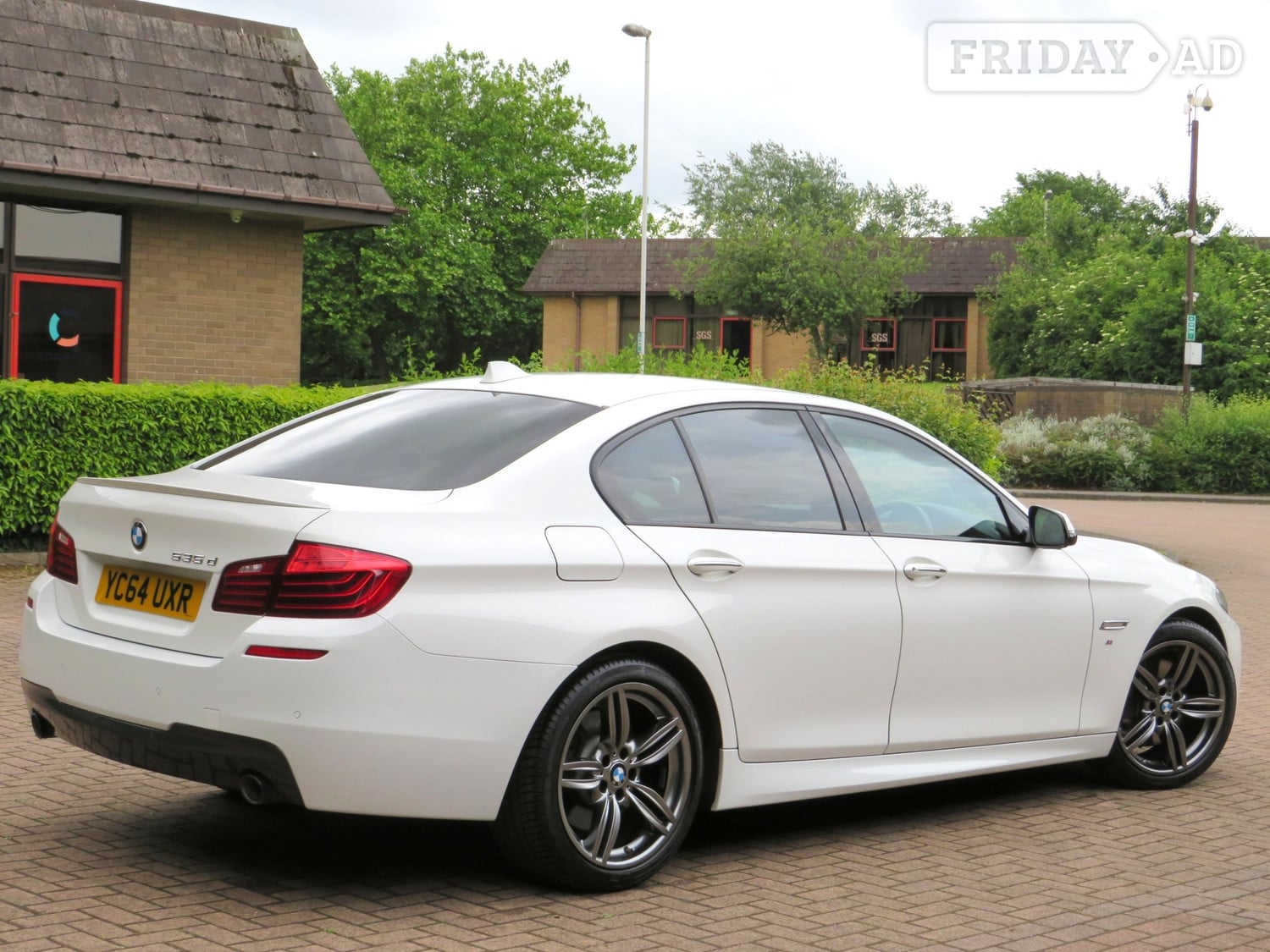 [ berth ]BMW 5 Series