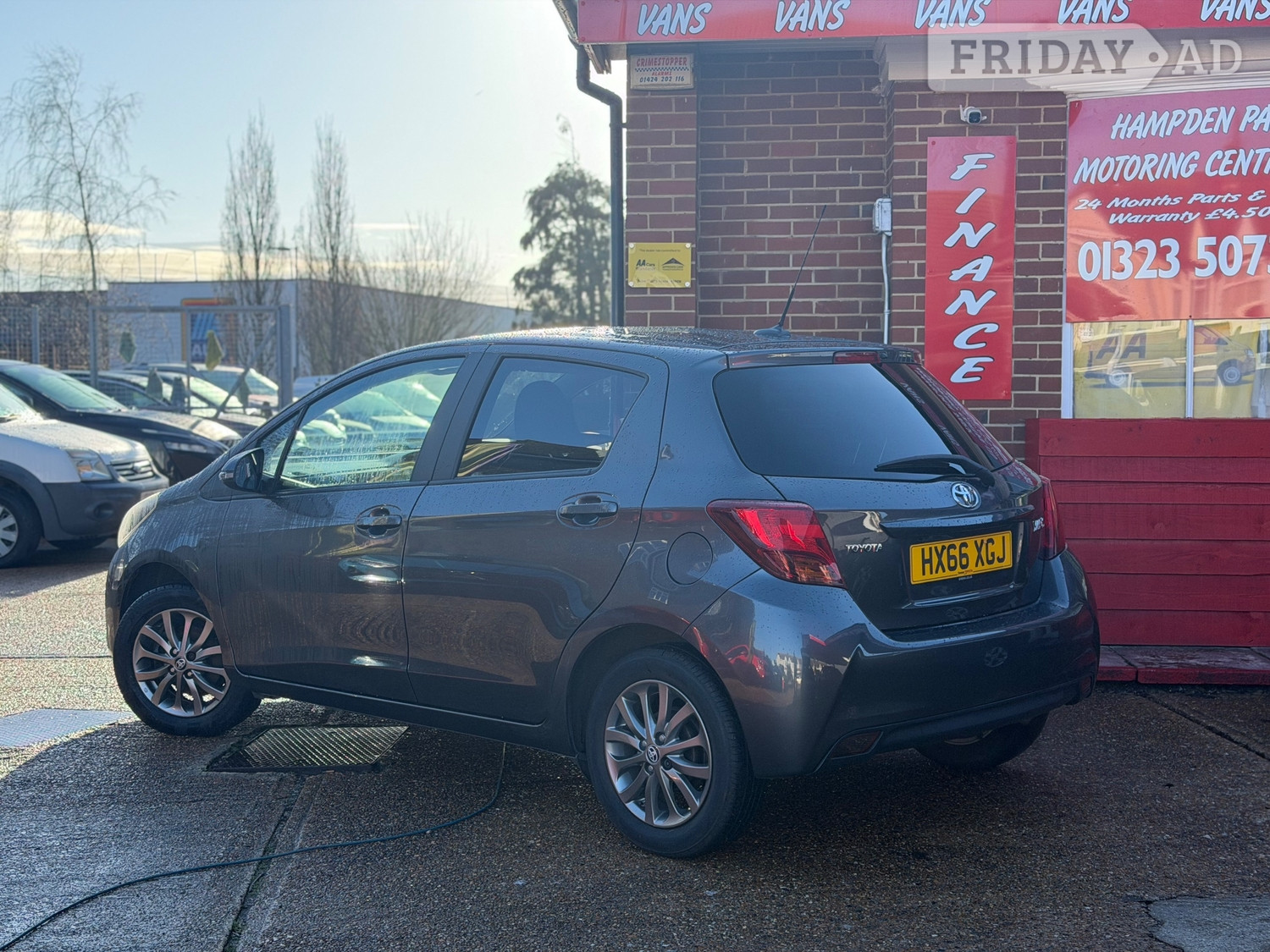 Toyota Yaris 2016 - Cars
