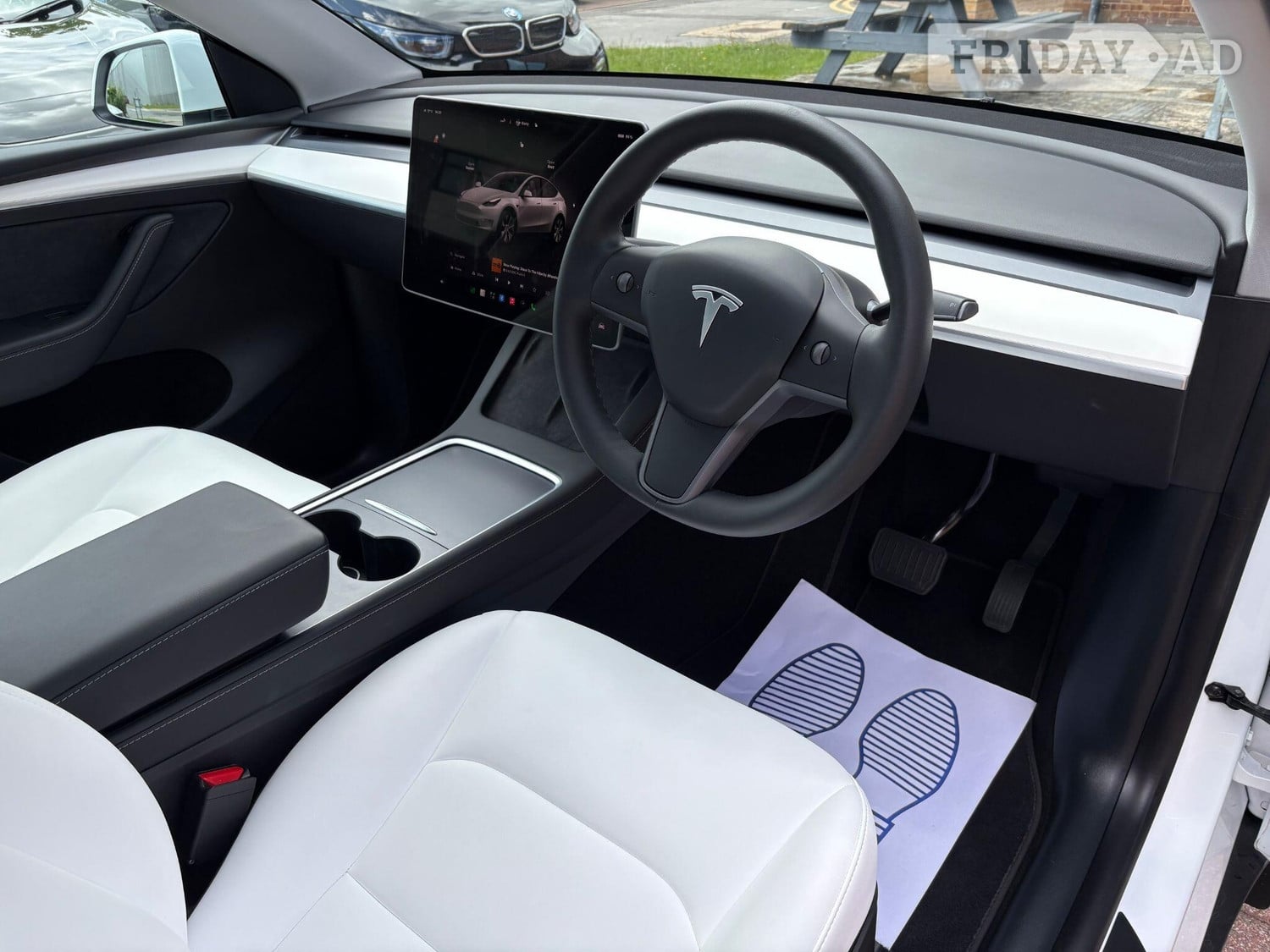 Tesla Model Y 2022 - Cars in Wantage