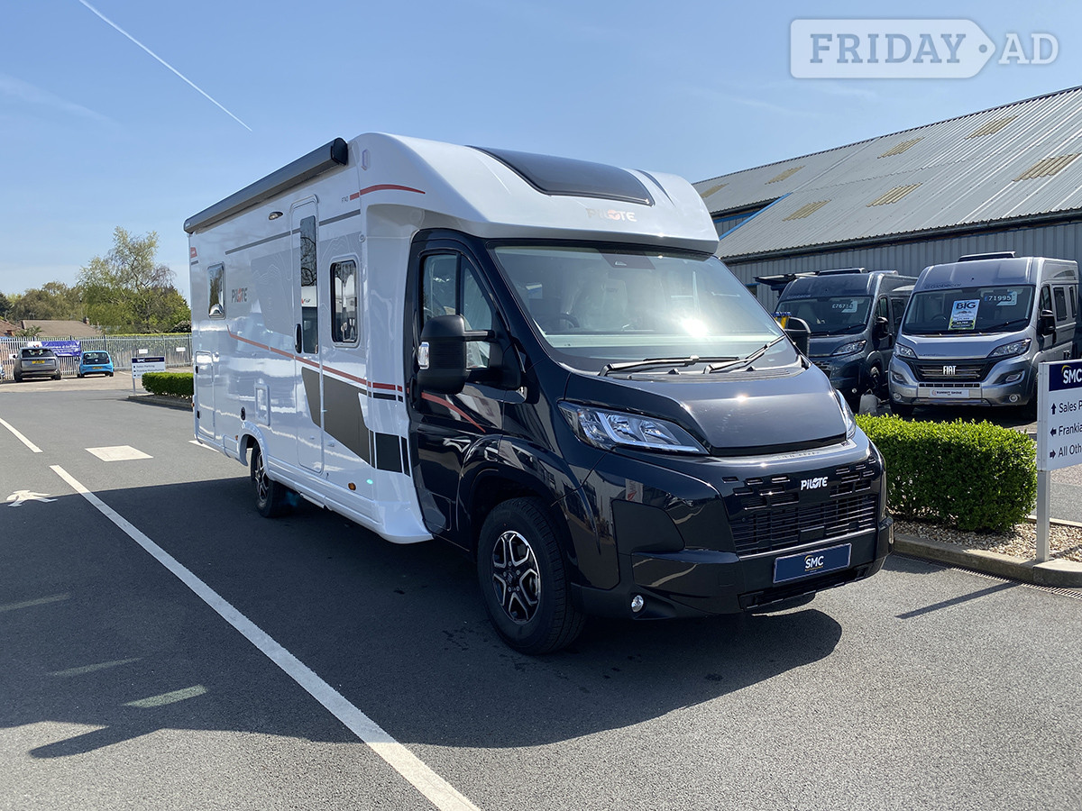 Pilote Evidence P740 FC 2026 for sale in Newark