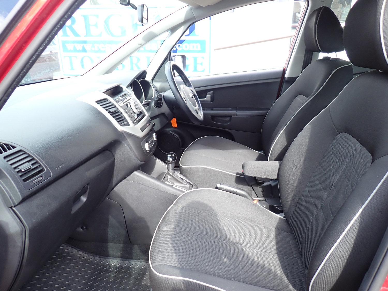 [ berth ]Kia Venga