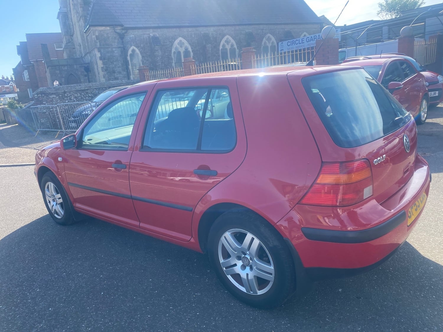 Volkswagen Golf Lancing