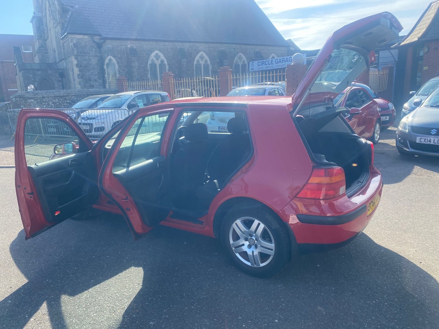 Volkswagen Golf 2003 - Cars in Lancing