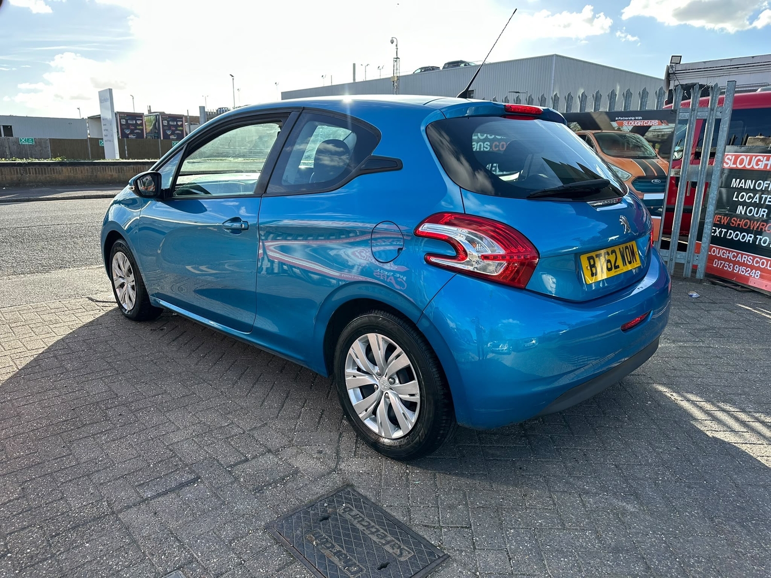 [ berth ]Peugeot 208