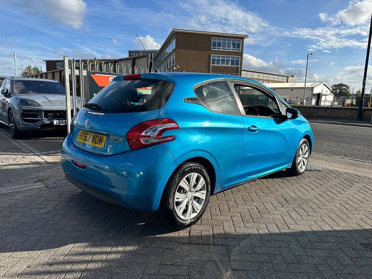 Peugeot 208 2013 - Cars in Slough