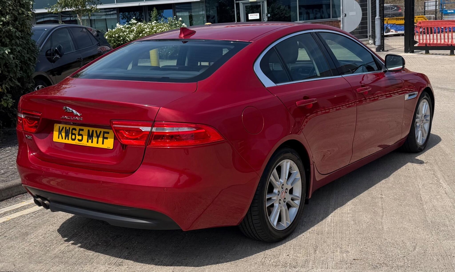 Jaguar XE 2016 - Cars