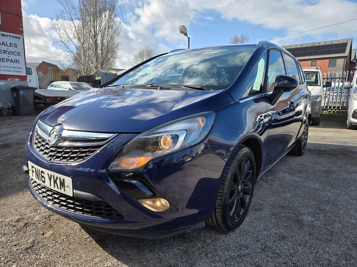 [ berth ]Vauxhall Zafira Tourer