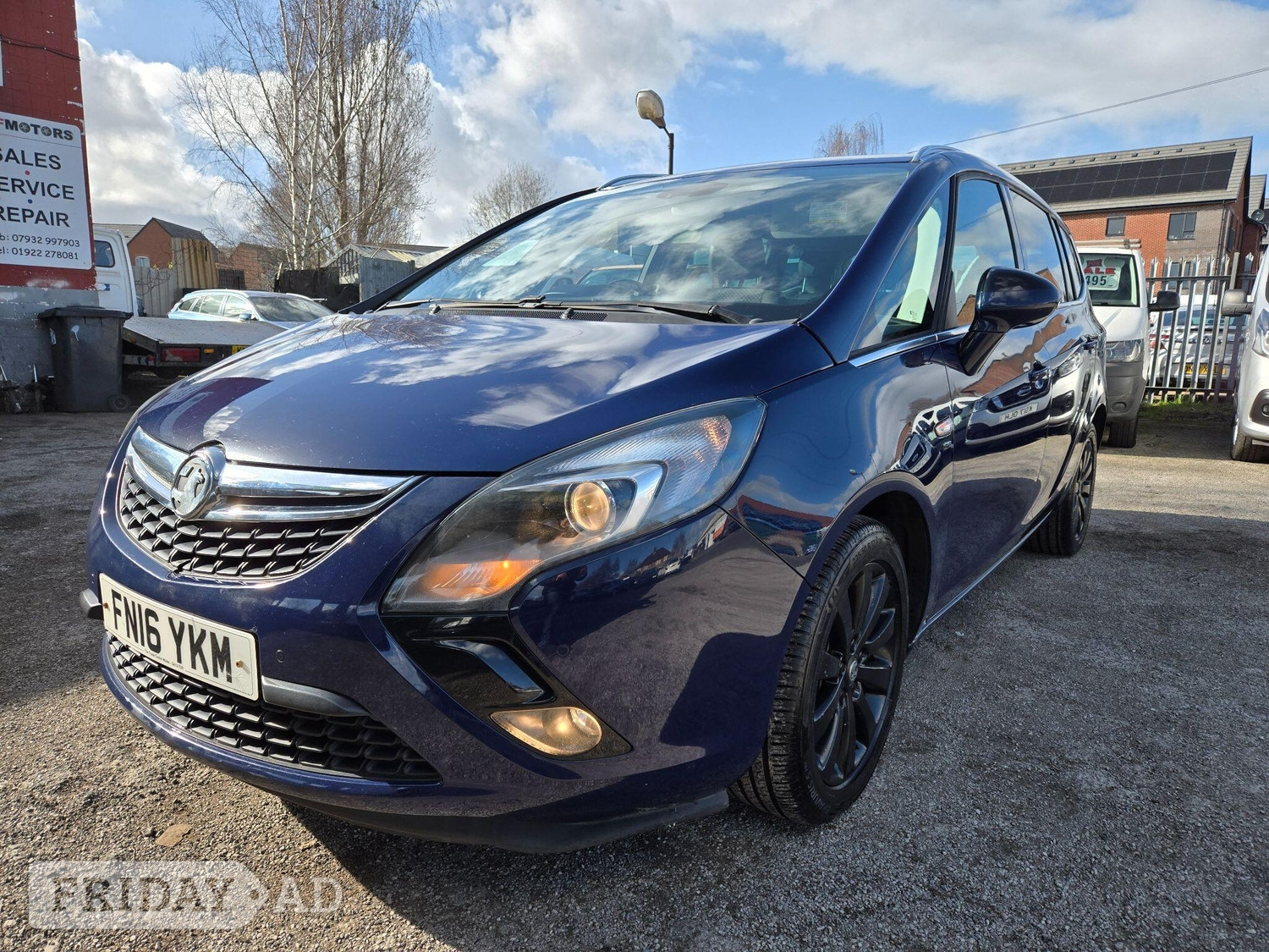 [ berth ]Vauxhall Zafira Tourer