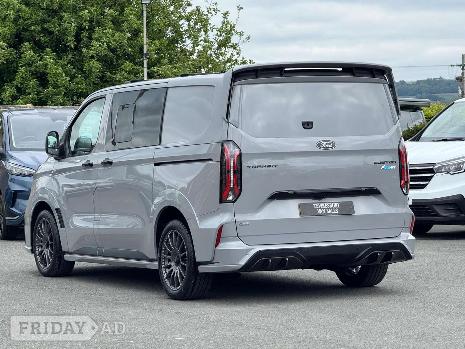 [ berth ]Ford Transit Custom