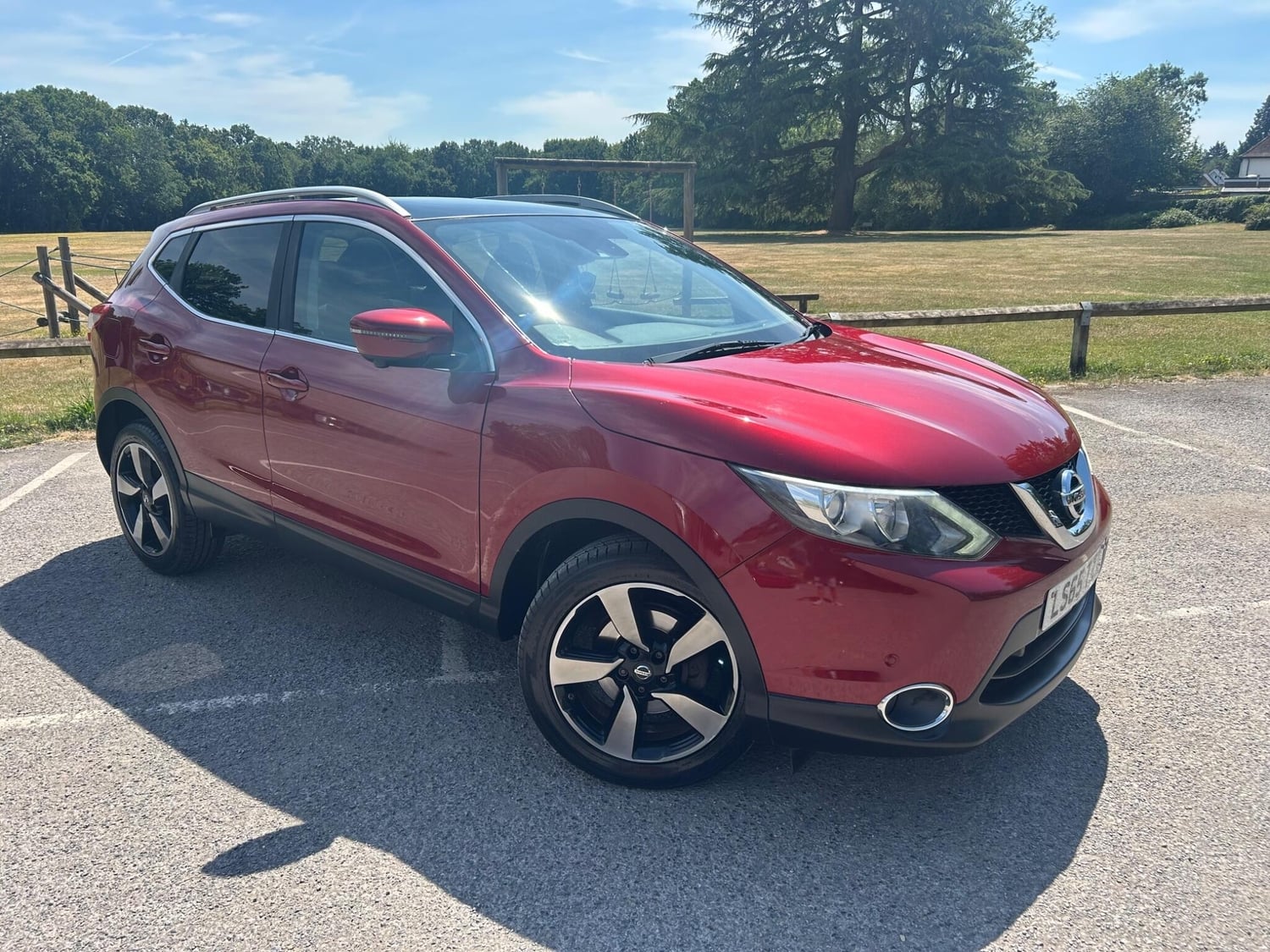 Nissan Qashqai 2015 in Chertsey