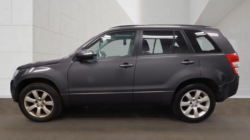 Suzuki Grand Vitara 2010 - Cars