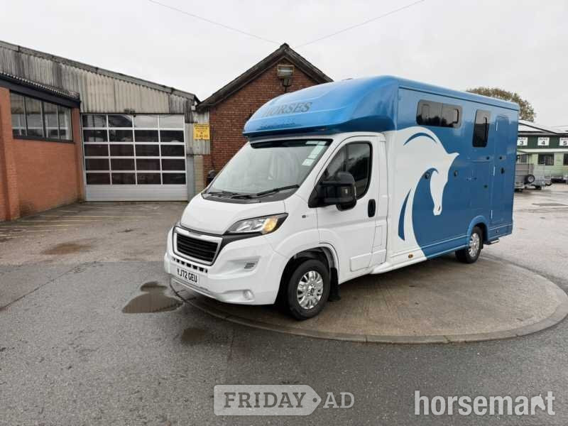 Equi-Trek Equinox Peugeot Horsebox in Leyland