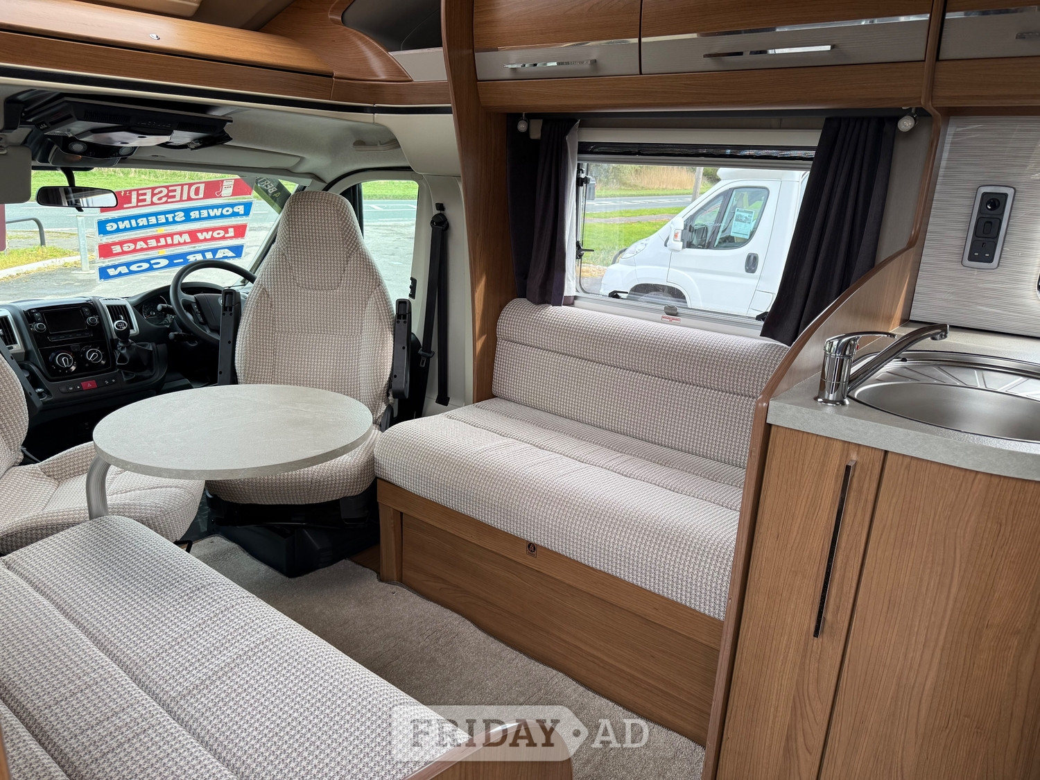 Auto-Trail Tracker FB 2015 - Motorhomes & Caravans