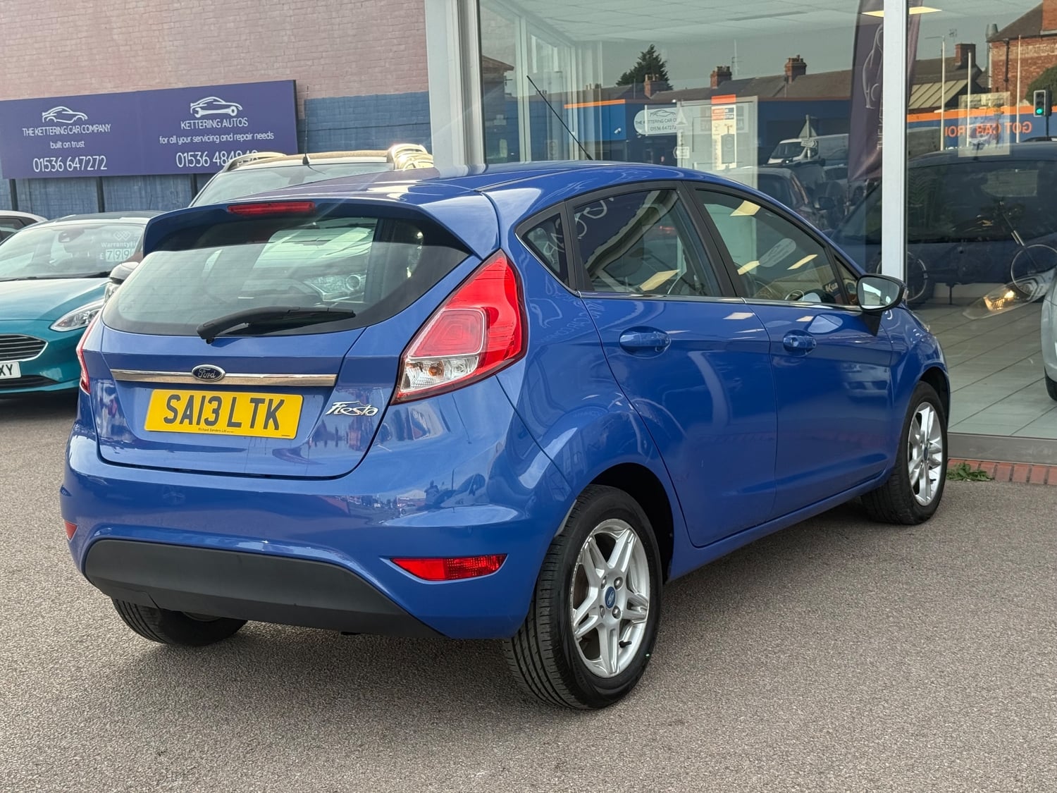 [ berth ]Ford Fiesta