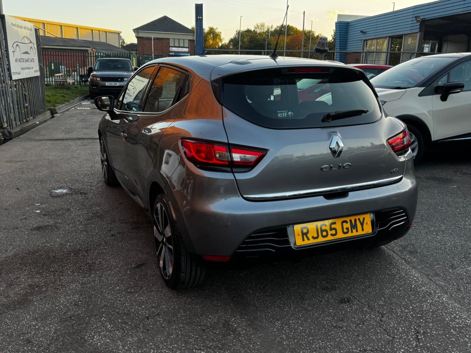 Renault Clio 2015 - Cars in Leeds