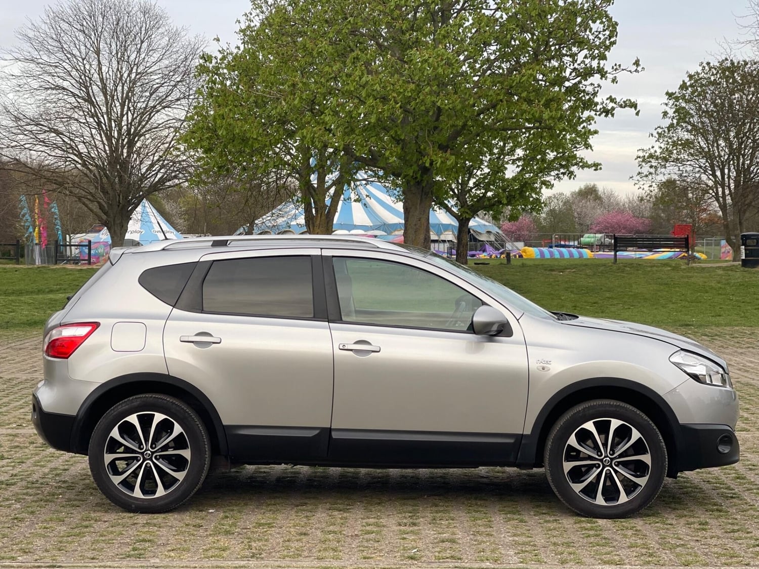 Nissan Qashqai 2010 - Cars