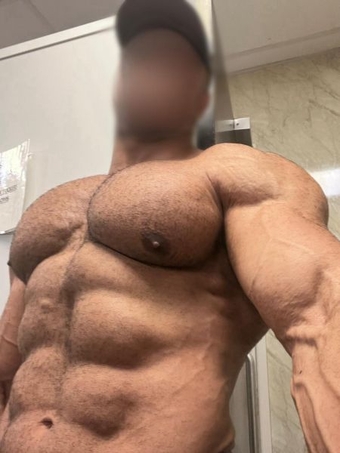 BrandonBeastTop