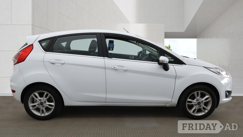 [ berth ]Ford Fiesta